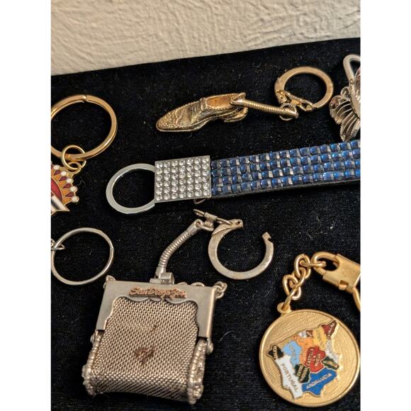 Lot of Key Chains - Picture 7 of 7